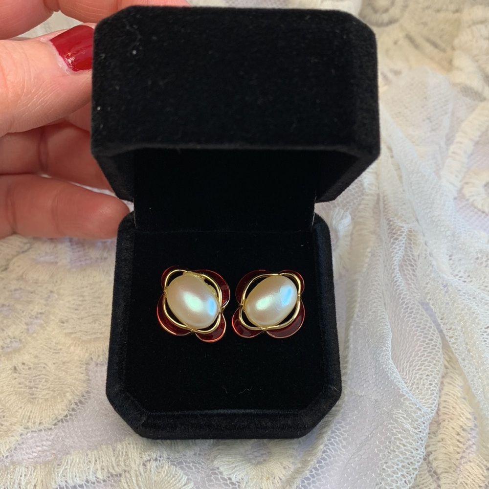 Authentic Vintage Givenchy Faux Pearl Stud Earrings - Picture 13 of 14